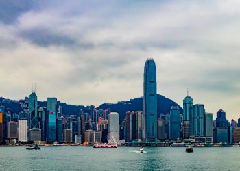 10 Best Things to do in  Hong Kong
